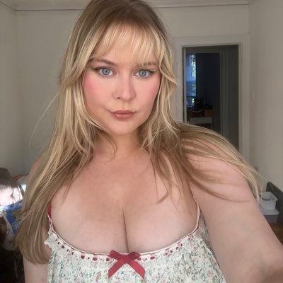 Miss Ellie Paige